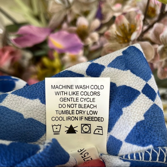 •Mudpie• Cobalt/White Patterned Sleeveless Blouse - Size Small - Picture 9 of 10